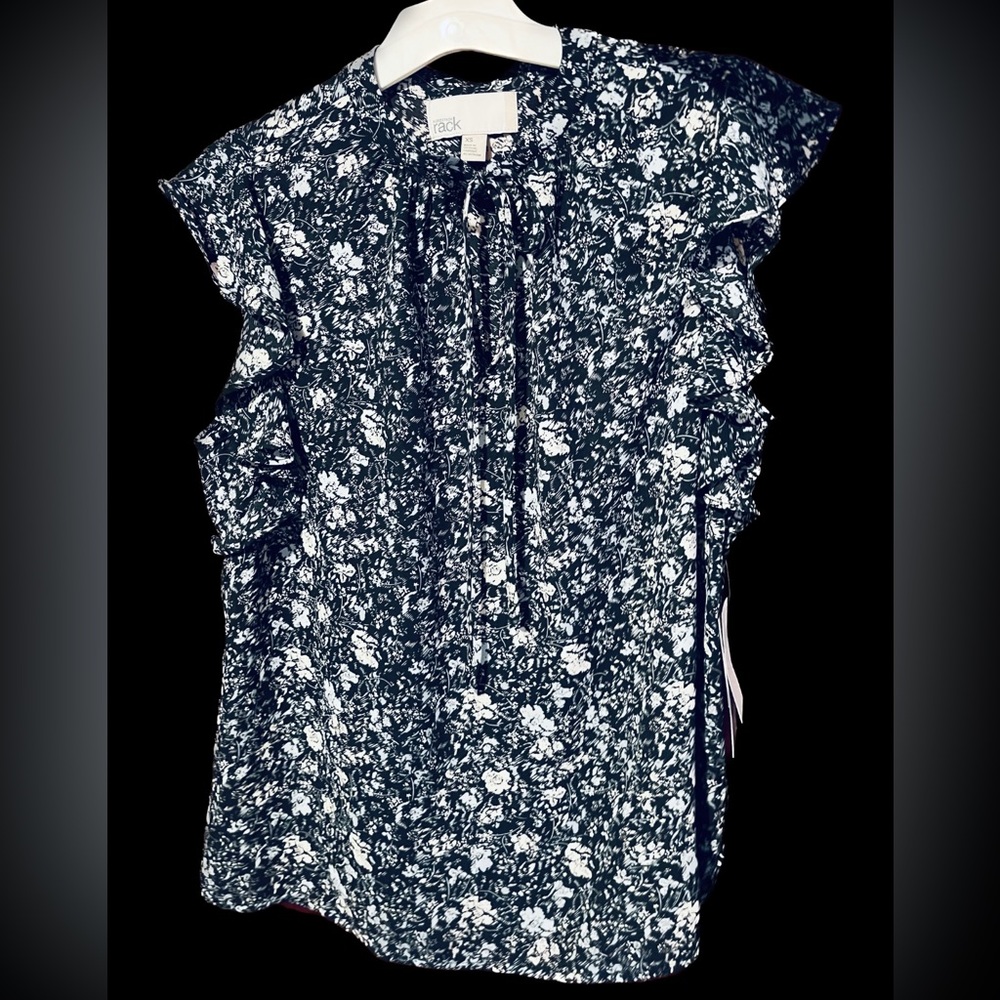 Woman clothing!Brand New!Nordstrom Rack , size -  xs , black and small flowers .